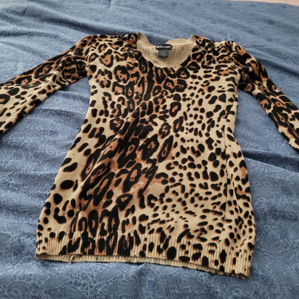 Women's sweater